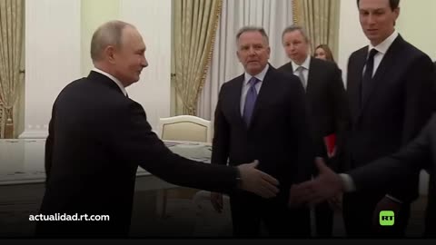Primeras imágenes de la reunión de Putin con el enviado especial de Trump y su comitiva