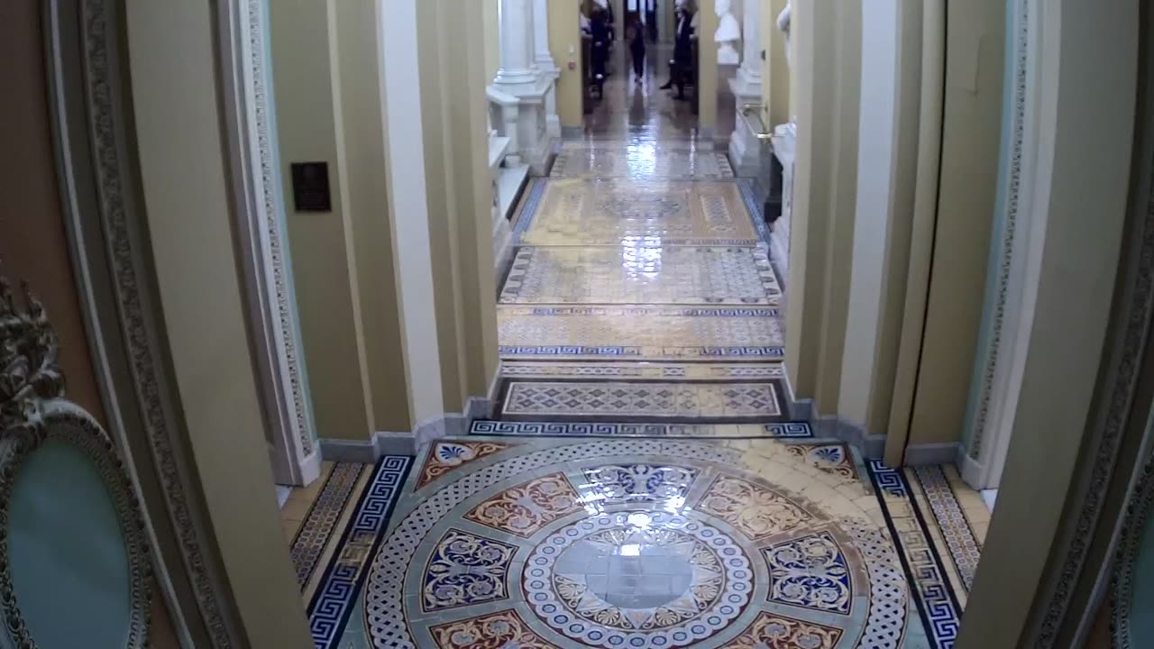 0205USCS02WestStairsnearS221_2021-01-06_22h00min02s170ms.mp4