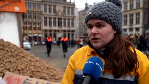 Tractor dumps potatoes in Brussels' main square over Mercosur deal