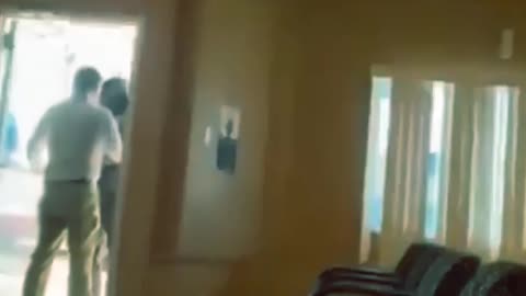 Intento de ICE de entrar al Consulado de Ecuador en Mineápolis