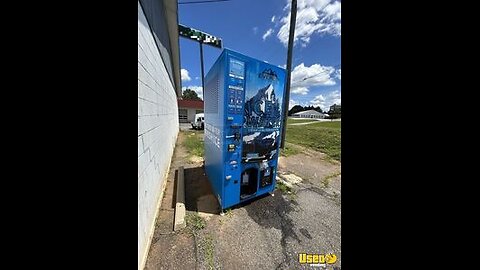 Like New - 2023 Everest Ice Model VX4 Bagged Ice and Filtered Water Vending Machine