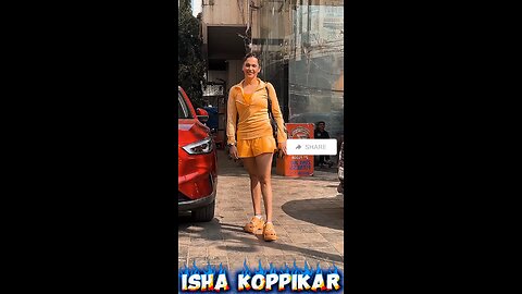 Bollywood Actress Isha Koppikar Arrived for WorkOut 🥰