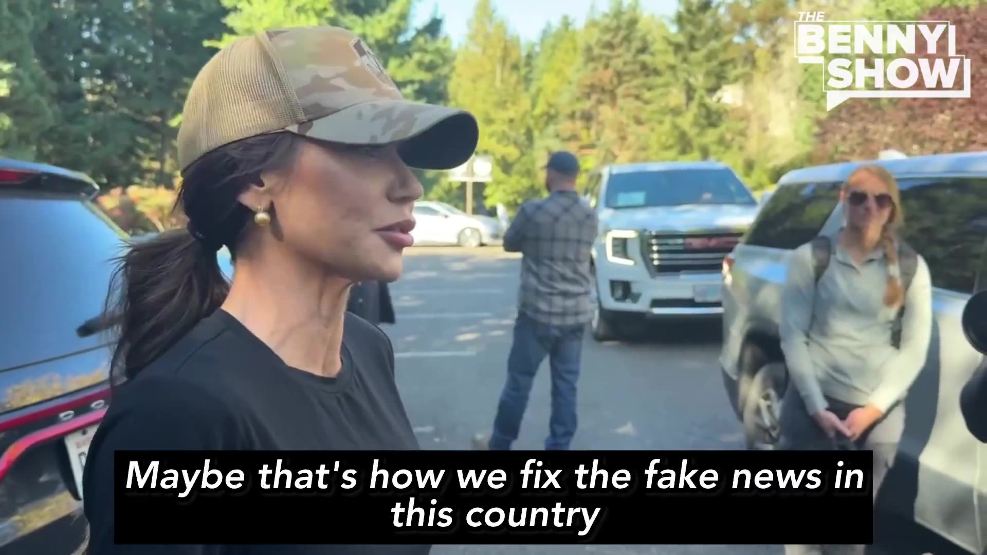 ⚡ DHS Kristi Noem challenges CNNs Kaitlan Collins to take a ride with ICE❄️