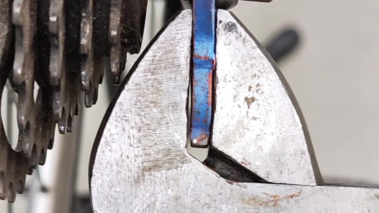 How to quickly align your frame and fix your rear derailleur