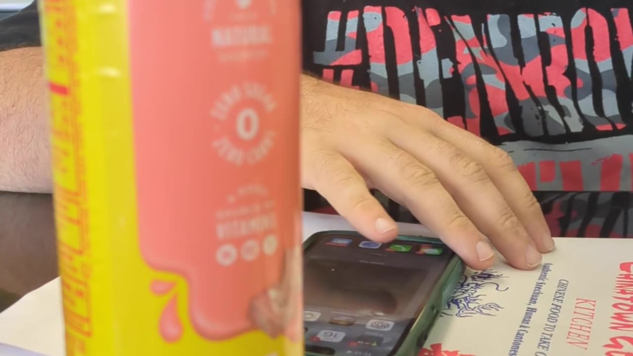 Sparkling Ice Starbucks Strawberry Zero Sugar Taste Test Fast-Food Restaurant Dessert Review Guys