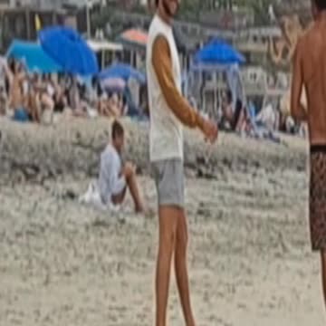 Watch the ball, not The Captain.