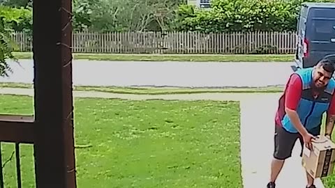 Delivery Guy doesn't see him before but look who the friend he meets after he comes 😇❤️
