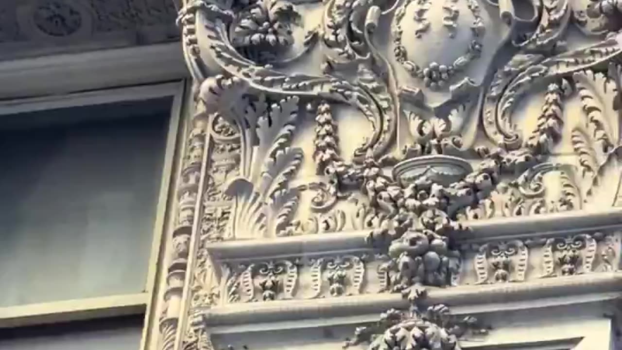 THIS KIND OF COMPLEX DETAILS DON'T BELONG TO PRIMITIVE PEOPLE, ONLY ADVANCED TECH CAN ACHIEVE THIS