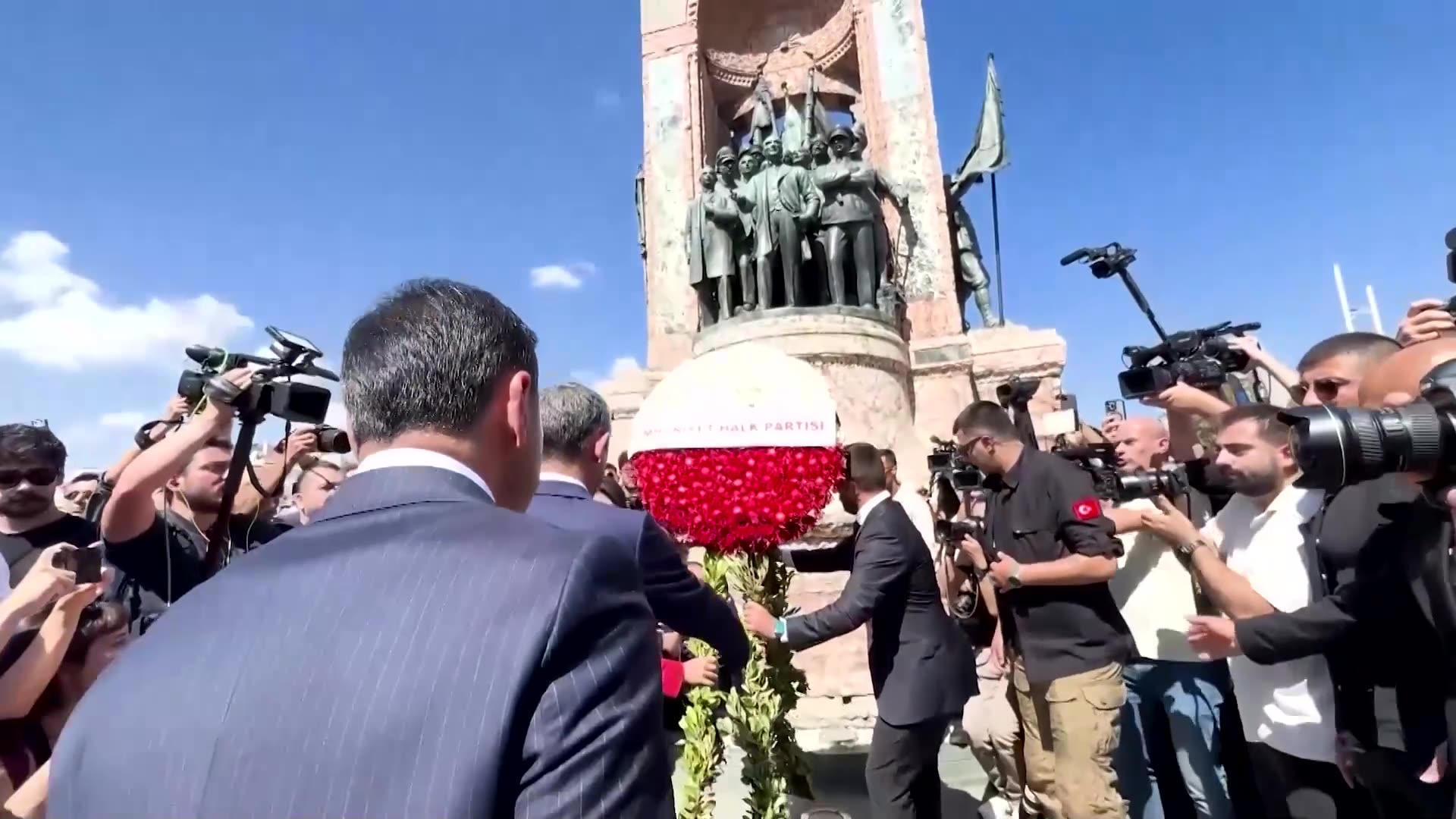 Turkish court throws out case seeking to oust opposition leader