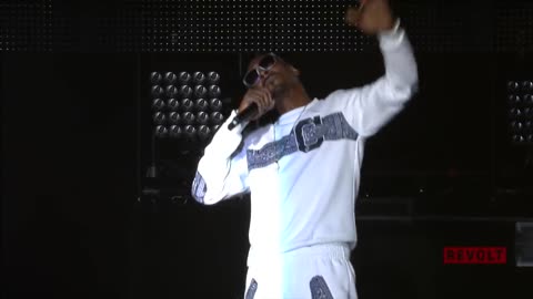 Insider Access _ Snoop and Dr. Dre onstage