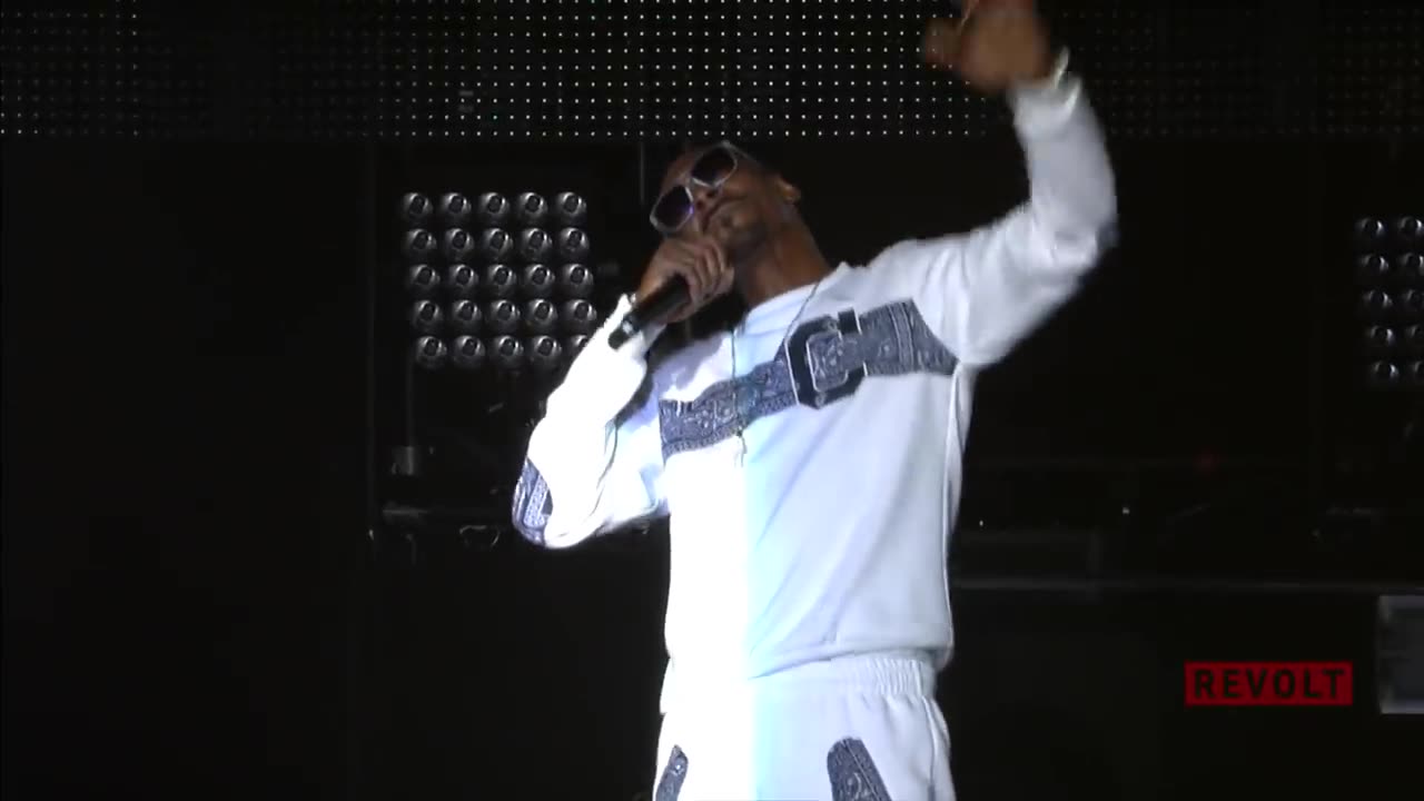 Insider Access _ Snoop and Dr. Dre onstage