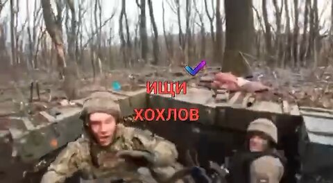 Russian-Ukrainian War 18++ Russian kills two soldiers in foxhole