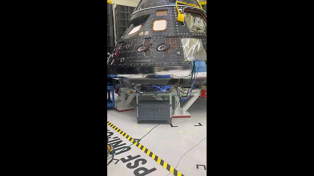 Artemis II Astronauts’ First Look at Their Lunar Spacecraft
