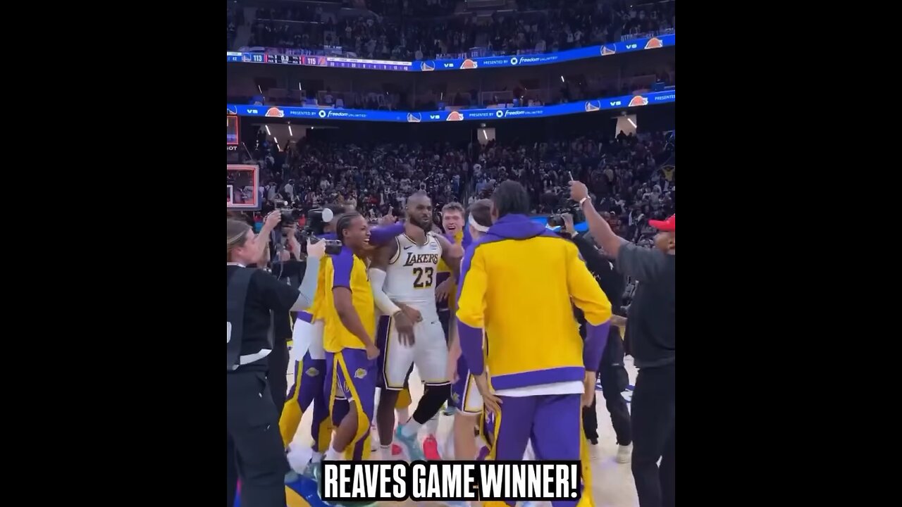 Lakers celebrate after winning over warriors