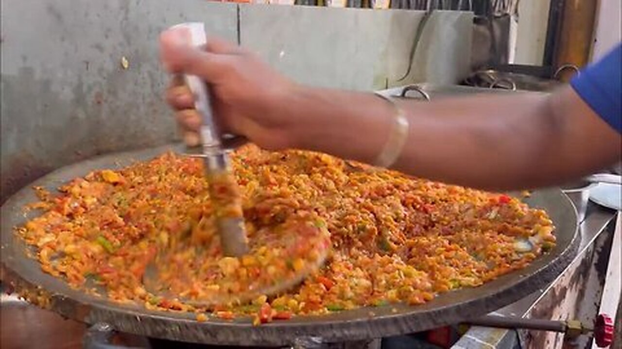Famous Pav Bhaji in Lajpat Nagar __ MUMBAI Style Pav Bhaji, TAWA Pulao __ Indian Street Food
