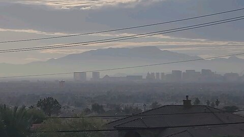 Can you believe the super smoggy skies over Las Vegas today? Check this out! #lasvegas #follow #fyp