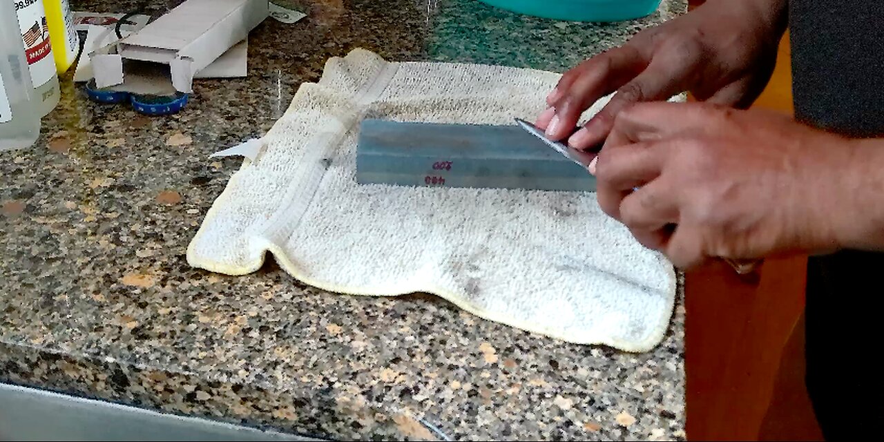 Old Camera Test... Sharpening A Knife