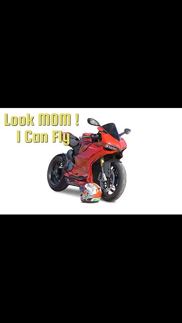 "Look Mom I Can FLY" Ducati Panigale V4s FlyBy