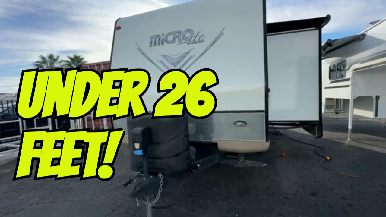 LIKE NEW! Travel Trailer under 5000lbs and Sleeps 6