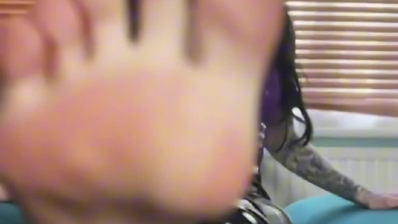 Jenna Ortega Smelly Boot Feet Sniff 👢🦶🏻💨👃