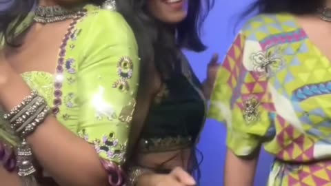 Aayushi Maniar Green Lehenga Set | Navratri Celebration 2025 at Muzai
