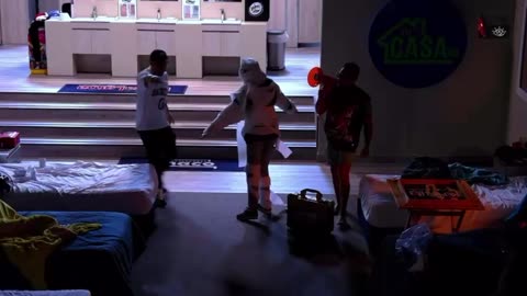 Video: Laura Bozzo es Momificada