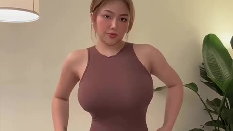Ngan Nguyen_ Fashion Influencer and Instagram Model _ Bio & Info