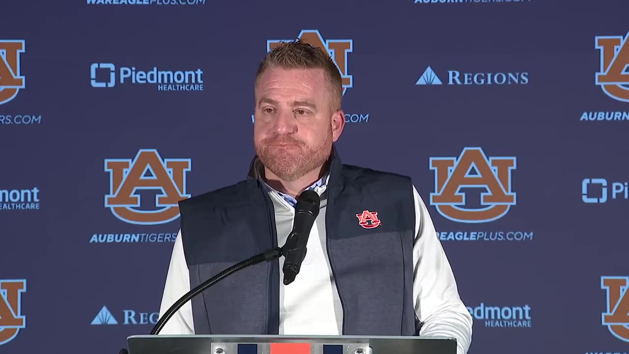 Auburn HC Alex Golesh talks 2026 signing class