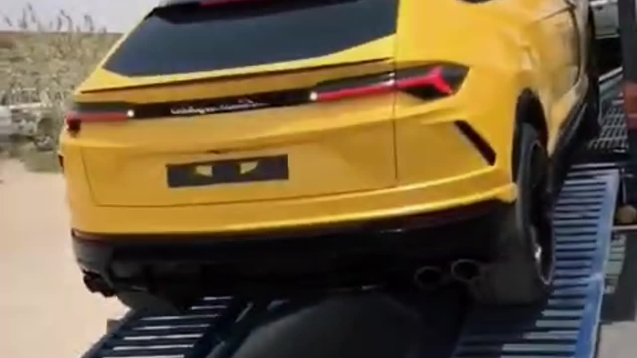 Epic Reveal: Lamborghini Unleashed from Its Open Trailer!