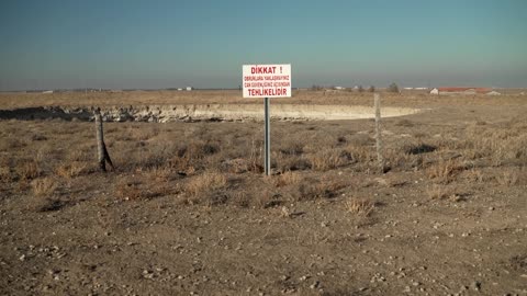 Hundreds of sinkholes fuel farmers' concerns in Turkey
