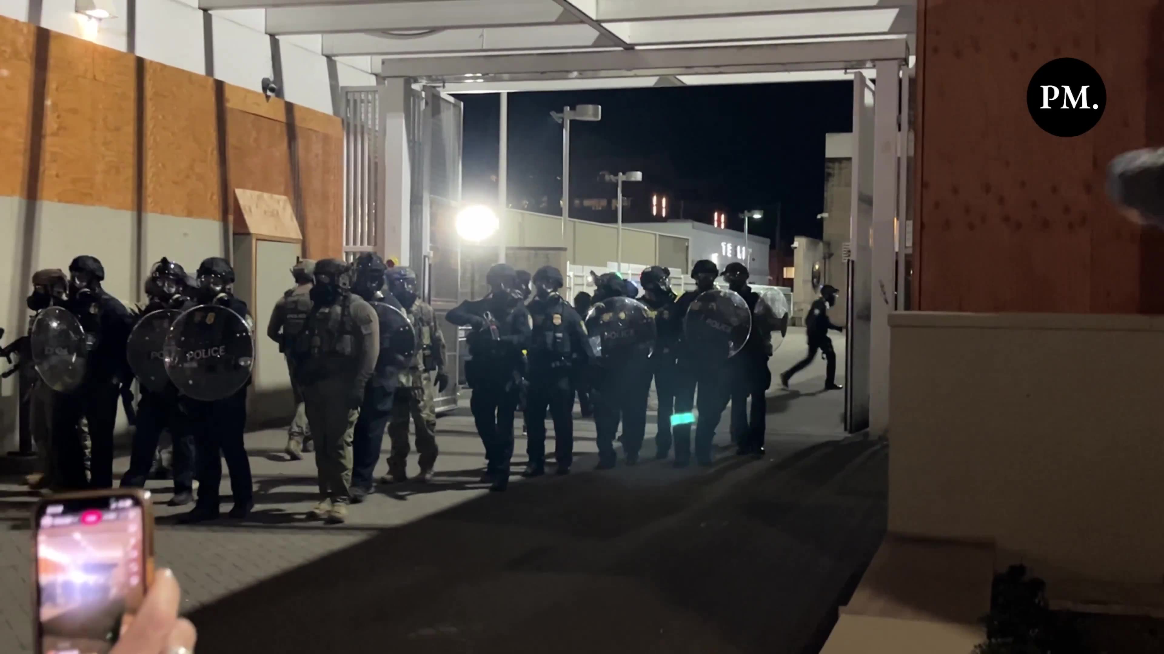 ⚡Federal police make an arrest outside the ICE facility in Portland.