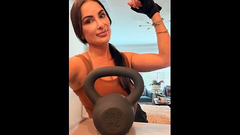 AT Home Workout 20 Minutes 20 pd Kettlebell from Amazon