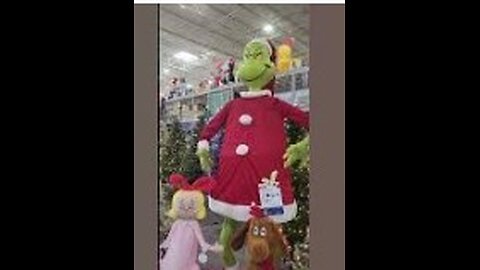 The Grinch🎄 holiday decorations at Lowes 🛠 #shorts #shortvideo