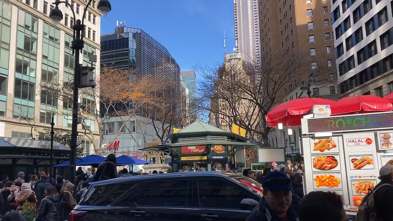 Avoiding Crowds @ Macy’s Thanksgiving Day Parade (Manhattan)