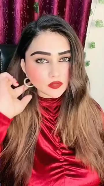 most beautiful world items girls alina ka live show Ishq Ka Dhokha kar room pe boliya