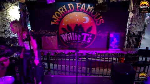 FEBRUARY 13 2025 KARI WOLF SETTING UP LIVE AT WILLIE TS BAR PART 1