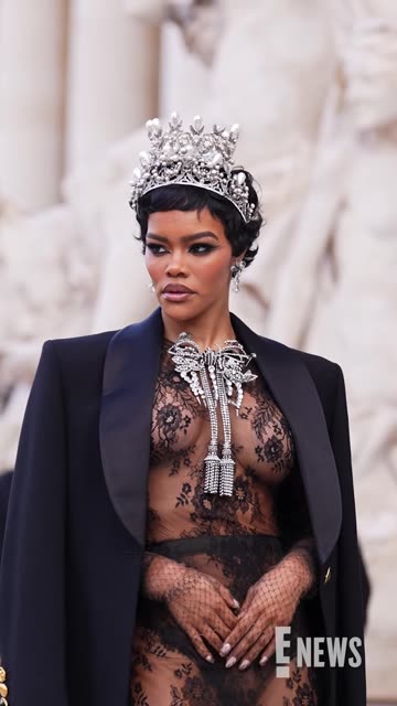 We're Crowning TEYANA TAYLOR The Queen of Paris Fashion Week. #teyanataylor
