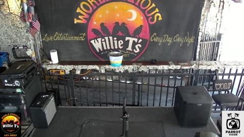 LIVE Music Everyday!