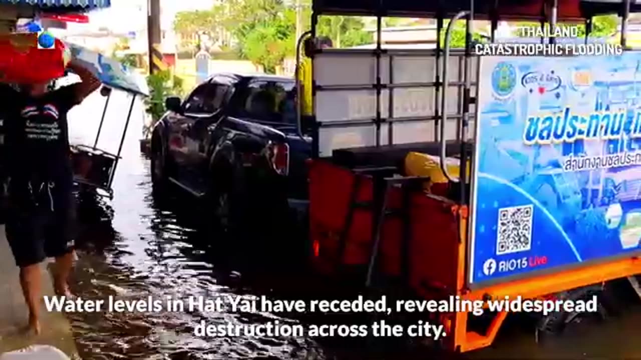 Tragédie en Thaïlande : 12 provinces inondées, des milliers de voitures emportées par les eaux