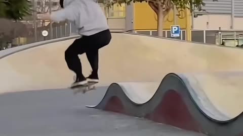 😱🔥 Wait For The End! Curvy Crooked Grind Madness! | SkateNation