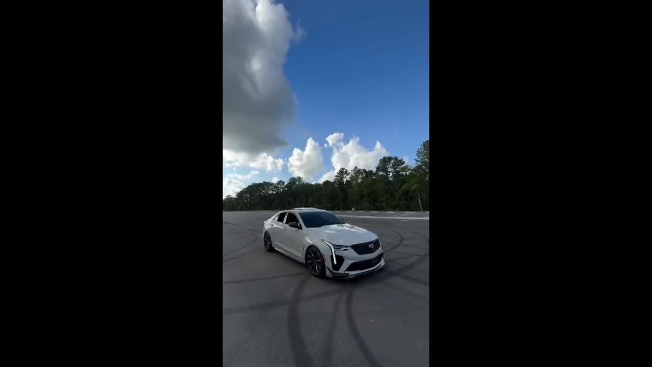 Mirage Flow – beauty that slips through time.