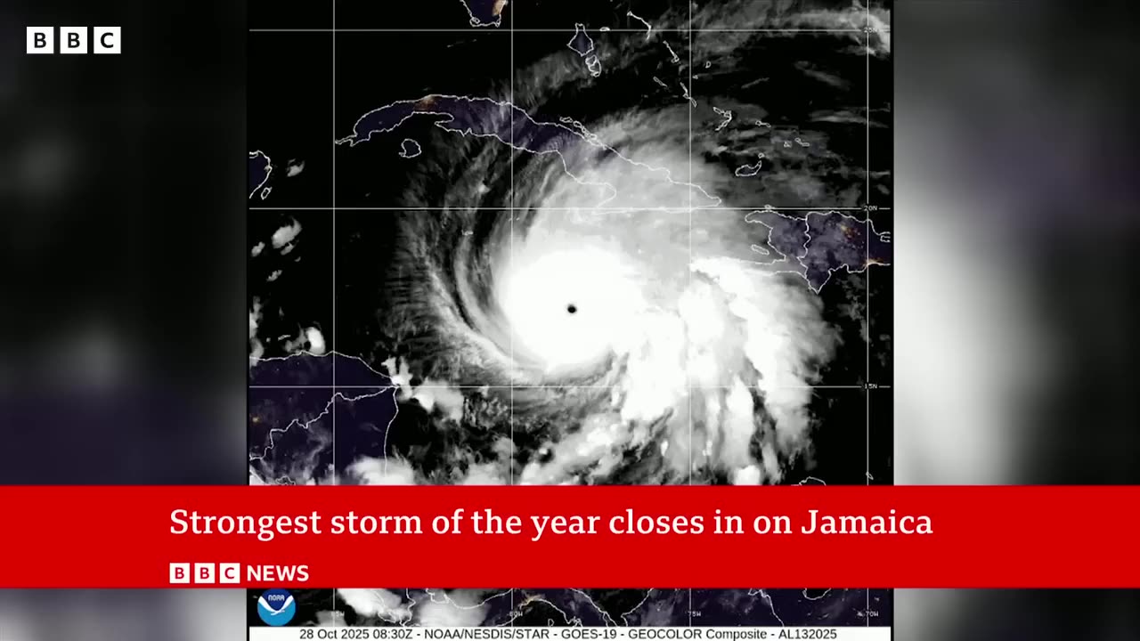 Hurricane Melissa closes in on Jamaica