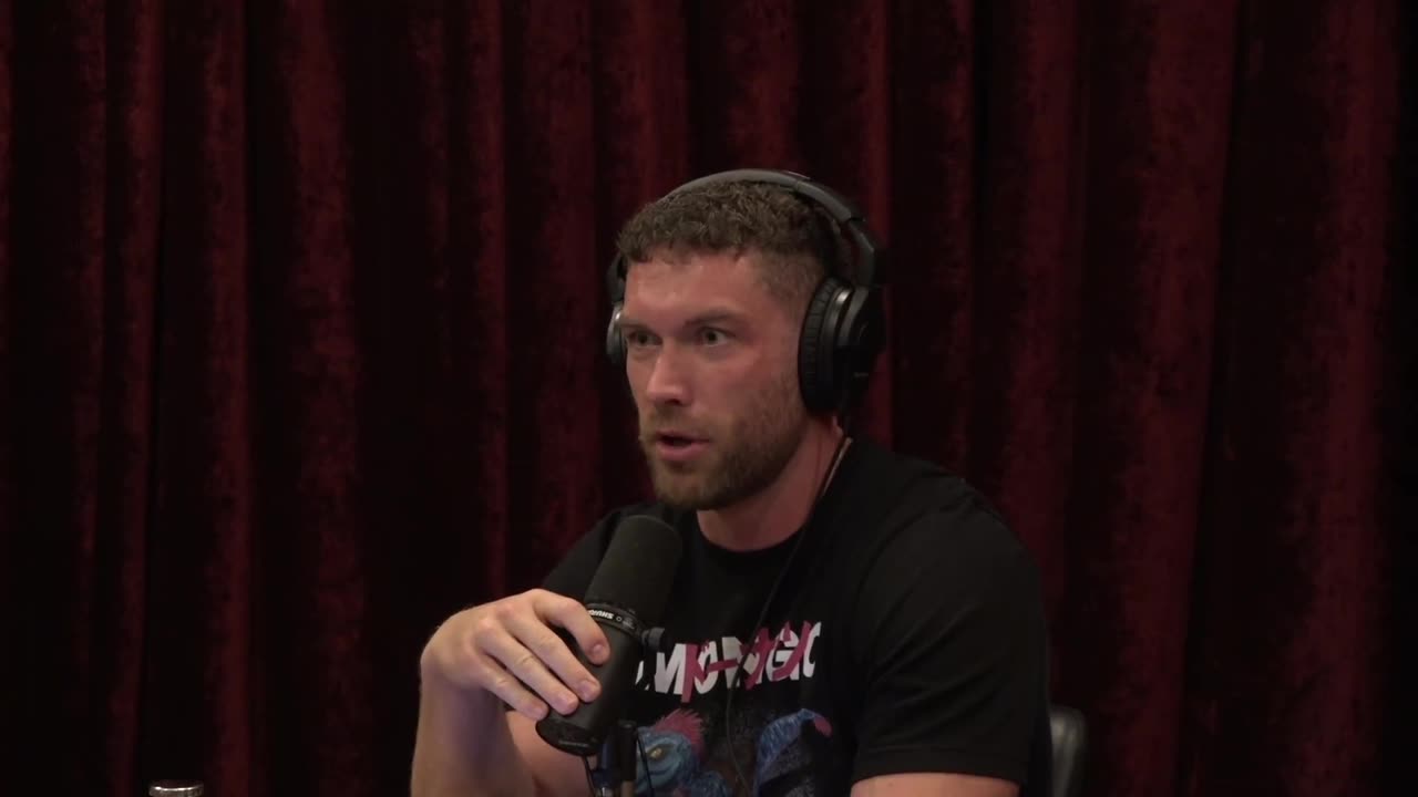 Joe Rogan Experience #2544 - Chris Williamson thumbnail
