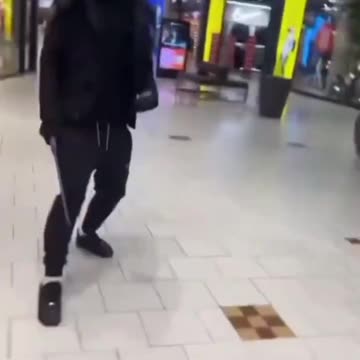 Machete-wielding African gang members fight at Melbourne shopping centre