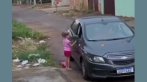 Little Girl Alone And Attempt To Kidnapping her