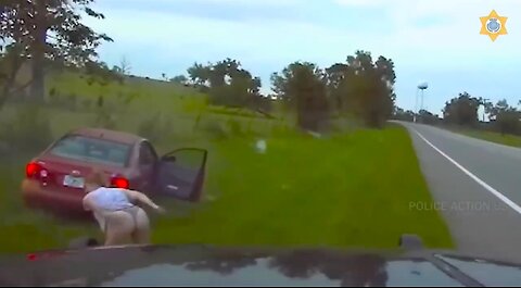 Police_Dashcam_part_1-Moments_You_Wouldn_t_Believe_if_Not_Filmed._BEST_CHASES(720p)_2025_01_30_