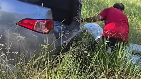 Aussie confronts Asian man he caught dumping rubbish into bushland