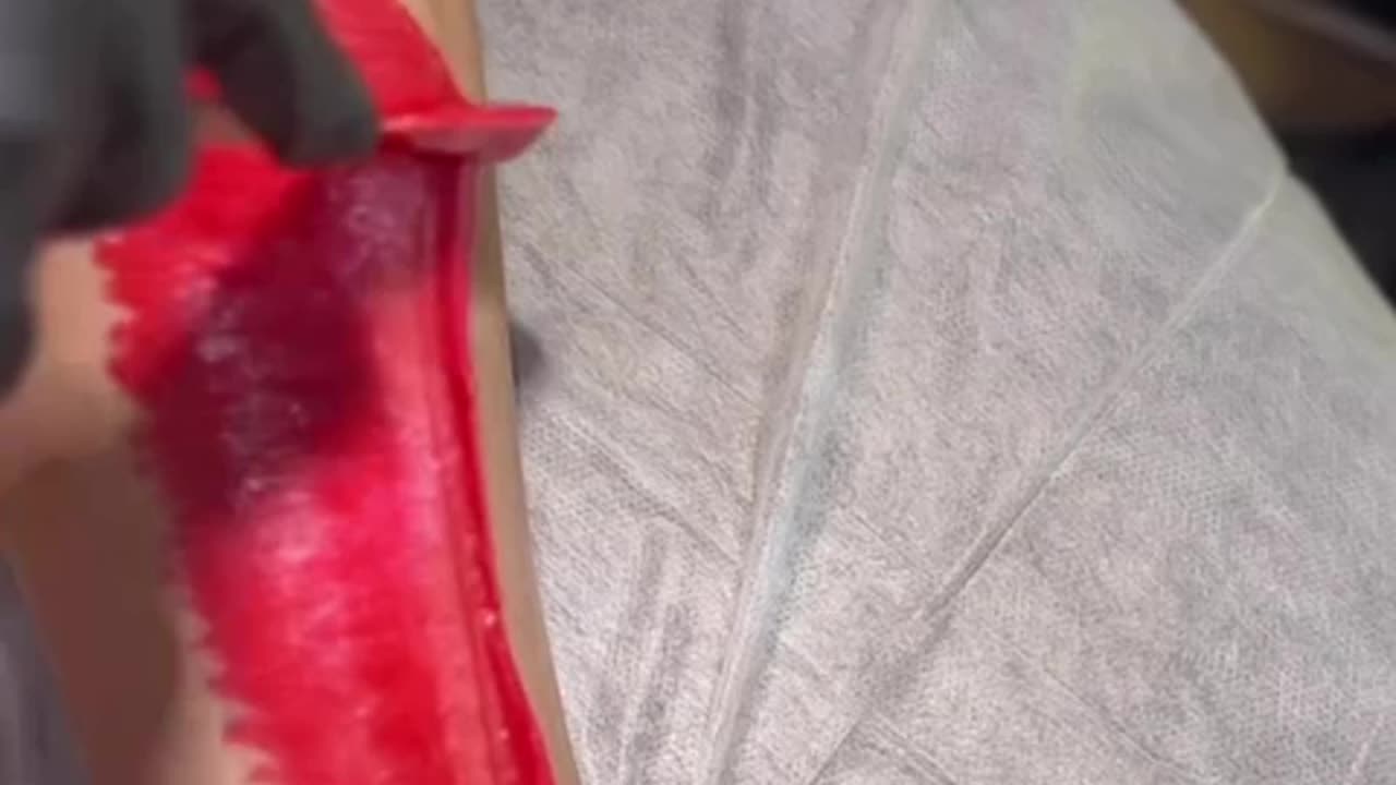 Leg Waxing with Sexy Smooth Cherry Desire Wax 🍒✨ | @skin_by_pris