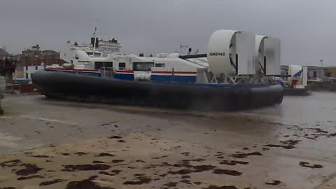 Hovercraft Powering Up & Departing Isle Of Wight For Portsmouth UK 2009