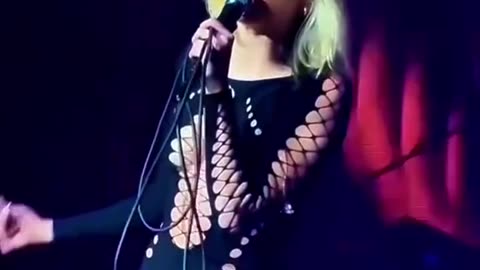 Miley Cyrus - how much money she lost after her divorce